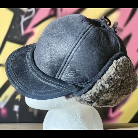 FRR CANADA BLACK 100% SHEARLING SHEEPSKIN TRAPPER HAT - Picture 6 of 10